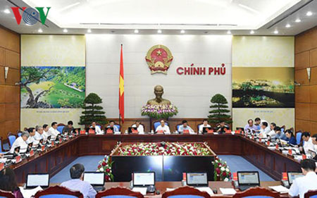 Thủ tướng Nguyễn Xuân Phúc chủ trì phiên họp Chính phủ thường kỳ tháng 6/2016.